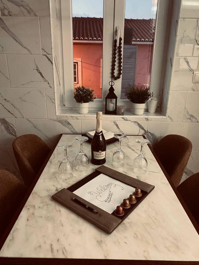 Private Room Trafaria Bagian luar foto